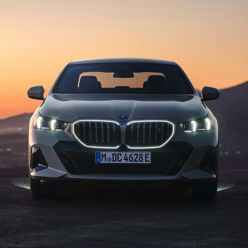 BMW Iconic Glow Grille Retrofit (BMW 5-serie & i5)